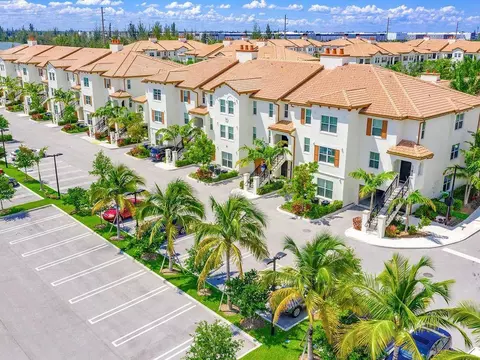 3545 W 98th St, Hialeah, FL 33018 photo 18