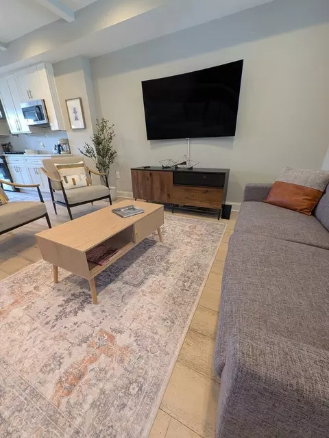 1425 P St NW, Washington, DC 20005 photo 2