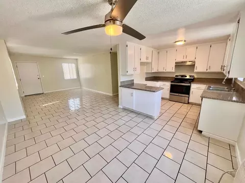10356 Commerce Ave, Tujunga, CA 91042 photo 3