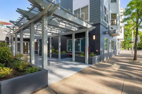 9425 35th Ave NE, Seattle, WA 98115