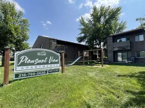 1505 12th St N, Wahpeton, ND 58075