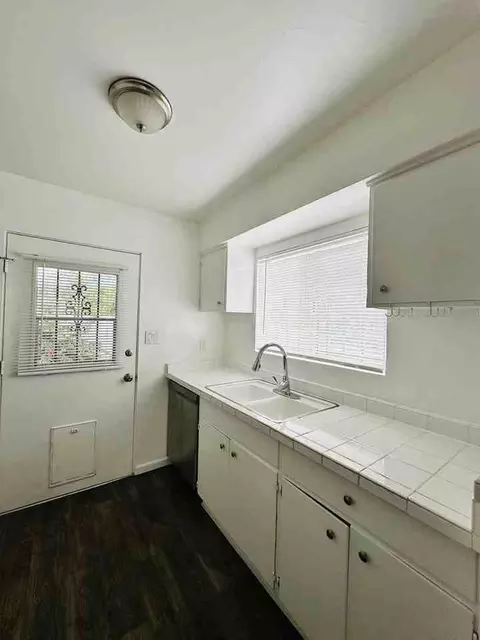 1623 N Santa Rosa Ave, Tucson, AZ 85712