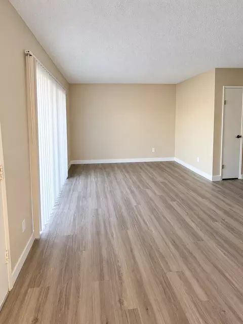 156 Pond Pl, Vista, CA 92083 photo 8