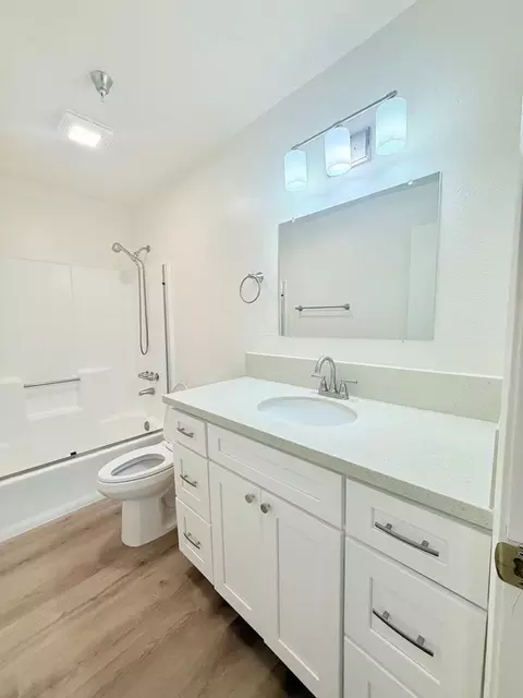 12516 Cranbrook Ave, Hawthorne, CA 90250 photo 4