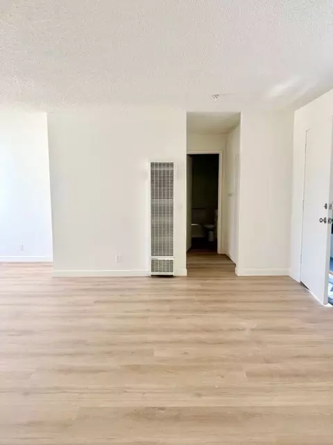 12516 Cranbrook Ave, Hawthorne, CA 90250 photo 3