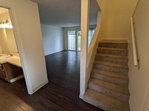 4450 SW Stoddard Dr, Aloha, OR 97078 photo 3