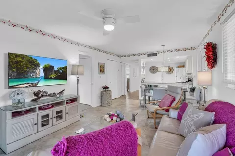 Neapolitan Ln, Naples, FL 34103