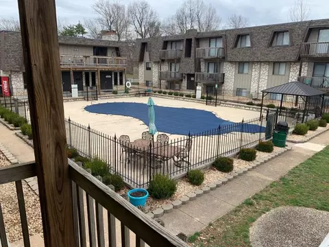 Laclede St, Lebanon, MO 65536