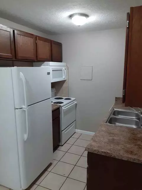 Laclede St, Lebanon, MO 65536