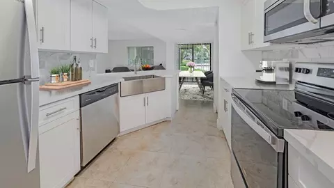 9000 NW 9th St, Plantation, FL 33324 photo 5