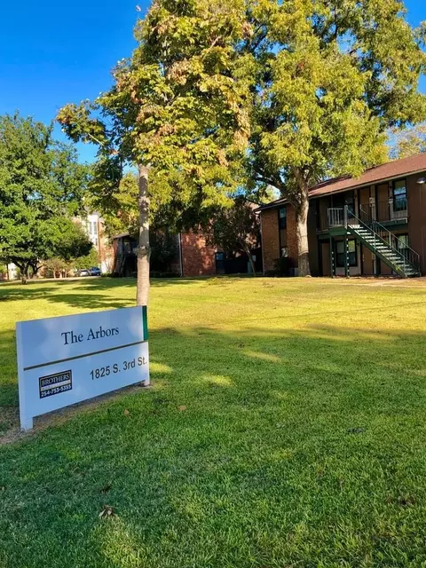 1825 S 3rd St, Waco, TX 76706