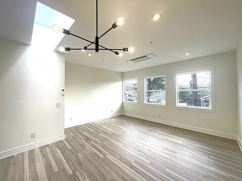 4745 NE Fremont St, Portland, OR 97213
