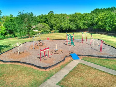 705 Ridgecrest Ct, Norman, OK 73072 photo 23