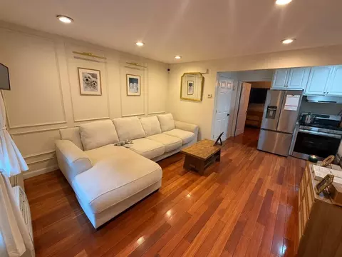 9712 95th Ave, New York, NY 11416