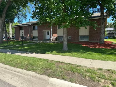 2505 11th St E, Glencoe, MN 55336