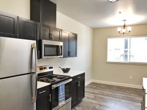 5715 Red Leaf Dr S, Salem, OR 97306