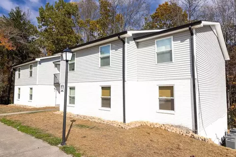 100 Valley View Dr, Dickson, TN 37055