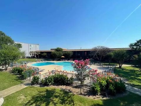824 Camino La Costa, Austin, TX 78752 photo 21