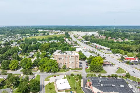 728 N Jennings Rd, Independence, MO 64056 photo 6