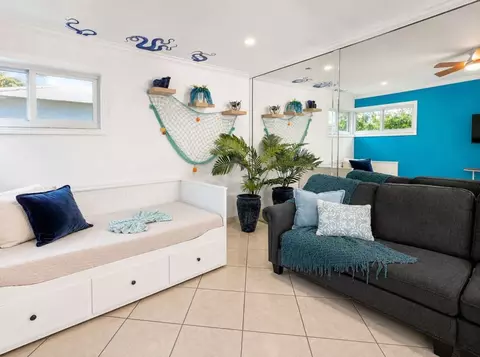 330 Grant St, Hollywood, FL 33019