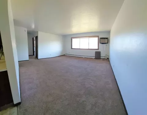 1236 Edgewood Dr, Thief River Falls, MN 56701