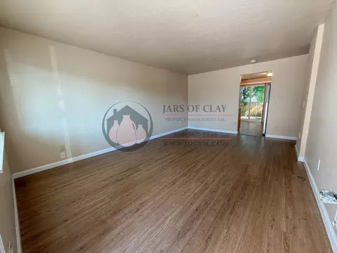 621 Plymouth Dr NE, Keizer, OR 97303