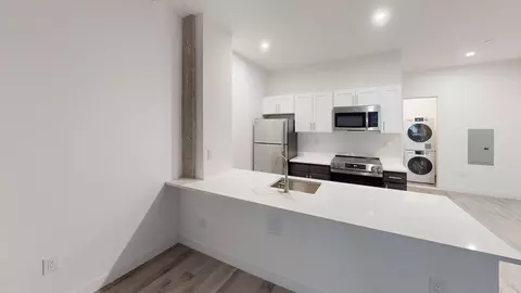 10 Commerce Ct, Newark, NJ 07102
