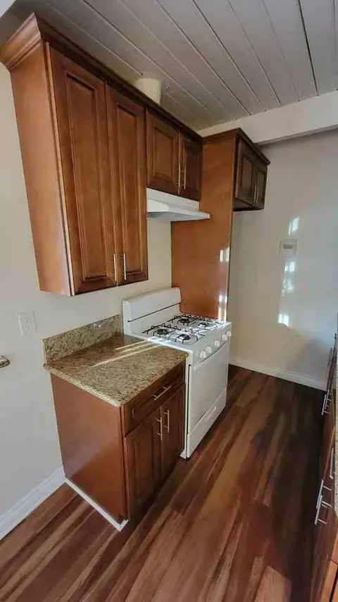 242 W Verdugo Ave, Burbank, CA 91502