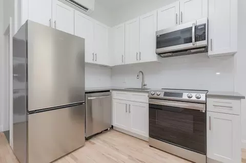 471 Fulton St, Troy, NY 12180