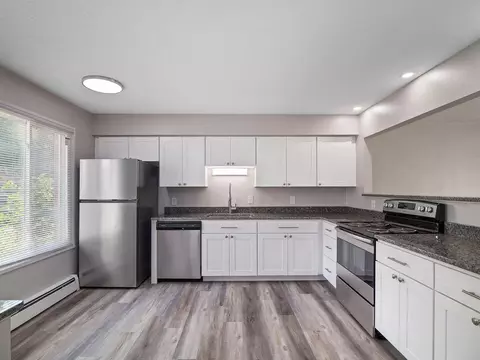 9880 Old Johnnycake Ridge Rd, Mentor, OH 44060 photo 2