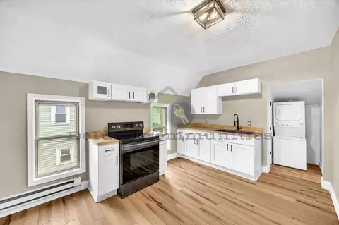 1011 Jennette Ave NW, Grand Rapids, MI 49504