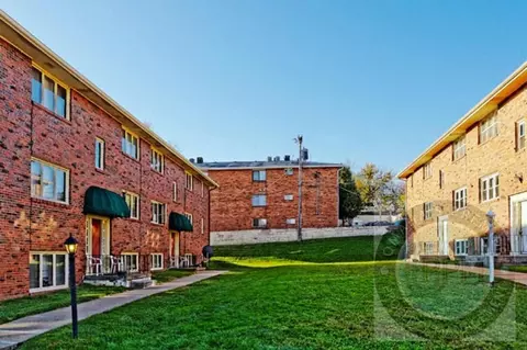 7303 Decatur St, Omaha, NE 68114