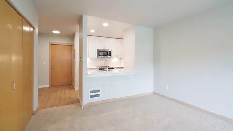 521 S Weller St, Seattle, WA 98104 photo 8