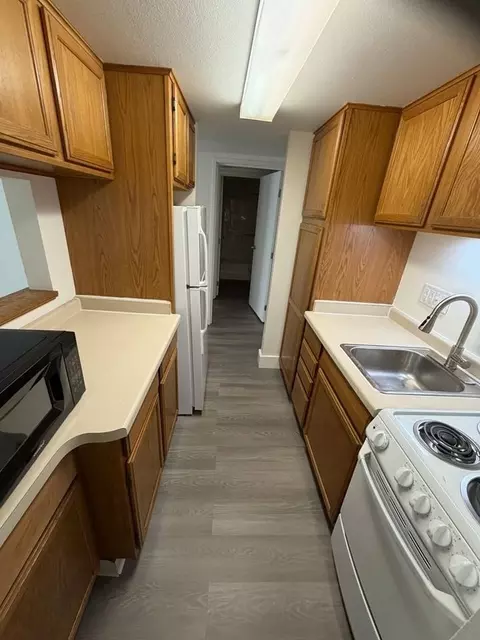7300 W Dean Rd, Milwaukee, WI 53223