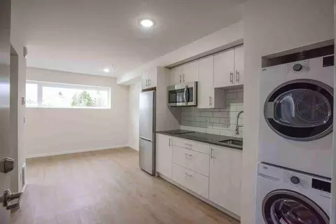 9545 Ashworth Ave N, Seattle, WA 98103