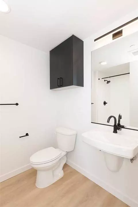 838 NE 66th St, Seattle, WA 98115