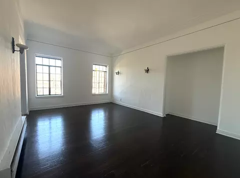 3748 W 9th St, Los Angeles, CA 90019
