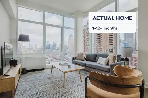 450 W 42nd St, New York, NY 10036