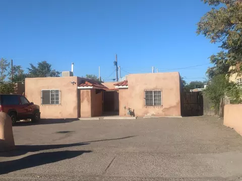 809 Aztec Rd NW, Albuquerque, NM 87107