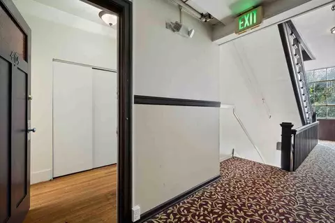 1027 Bellevue Ct E, Seattle, WA 98102