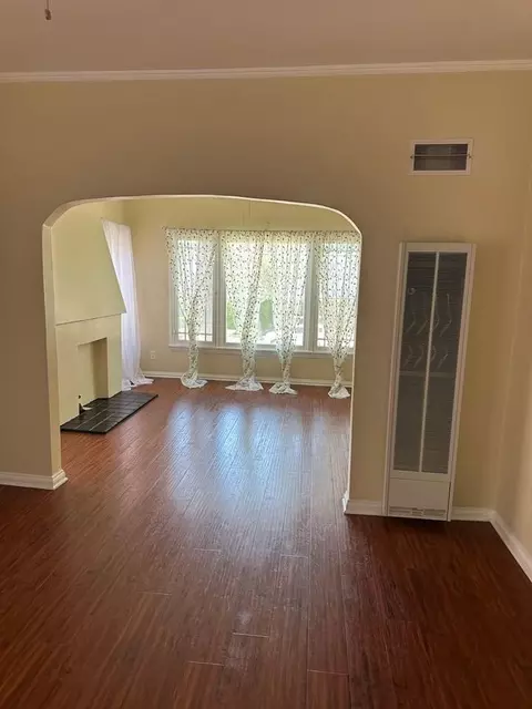 1166 N Raymond Ave, Pasadena, CA 91103