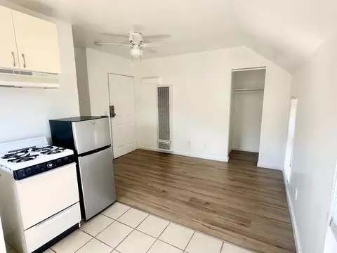 1060 E 6th St, Long Beach, CA 90802