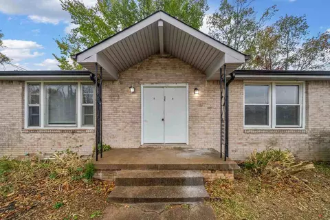 125 Tandy Dr, Clarksville, TN 37042