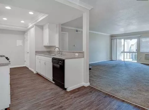 9440 Clover Ave, Fountain Valley, CA 92708