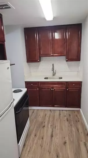 334 Washington Ave, Elyria, OH 44035