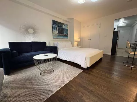 200 E 11th St, New York, NY 10003