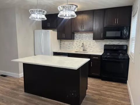 550 S Clay Ave, Kirkwood, MO 63122