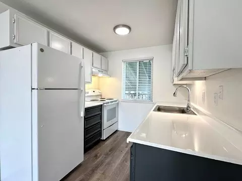 14095 SW Walker Rd, Cedar Hills, OR 97005
