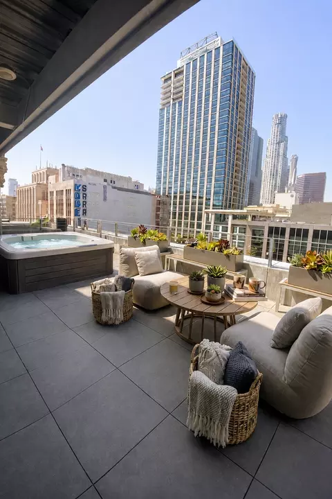 125 W 4th St, Los Angeles, CA 90013