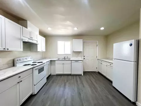 713 N 6th Ave, Yakima, WA 98902